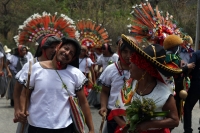 Domingo 17 de marzo del 2019. Tuxtla Gutiérrez. Los danzantes tradicionales Zoques durante la procesión de las Vírgenes que venera esta comunidad hacia el ejido de Copoya donde iniciaran festejos de la virgen de Candelaria.