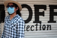 Lunes 6 de abril del 2020. Tuxtla Gutiérrez. DE varios colores, los cubre-boca se van volviendo parte cotidiana dentro de la vestimenta de los tuxtlecos, quienes con creatividad intentan sobre llevar la Fase dos de Propagación del Coronavirus en Chiapas