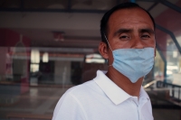 Lunes 6 de abril del 2020. Tuxtla Gutiérrez. DE varios colores, los cubre-boca se van volviendo parte cotidiana dentro de la vestimenta de los tuxtlecos, quienes con creatividad intentan sobre llevar la Fase dos de Propagación del Coronavirus en Chiapas