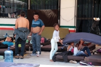 Miércoles 19 de junio del 2019. Tuxtla Gutiérrez Migrantes Hindúes, caribeños y centroamericanos esperan definir su estatus migratorio en la estación del INM El Cupape bajo el calor del centro de Chiapas.