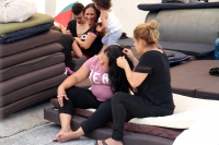 Miércoles 19 de junio del 2019. Tuxtla Gutiérrez Migrantes Hindúes, caribeños y centroamericanos esperan definir su estatus migratorio en la estación del INM El Cupape bajo el calor del centro de Chiapas.