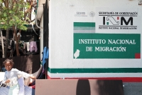 Miércoles 19 de junio del 2019. Tuxtla Gutiérrez Migrantes Hindúes, caribeños y centroamericanos esperan definir su estatus migratorio en la estación del INM El Cupape bajo el calor del centro de Chiapas.