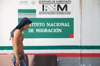 Miércoles 19 de junio del 2019. Tuxtla Gutiérrez Migrantes Hindúes, caribeños y centroamericanos esperan definir su estatus migratorio en la estación del INM El Cupape bajo el calor del centro de Chiapas.