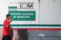 Miércoles 19 de junio del 2019. Tuxtla Gutiérrez Migrantes Hindúes, caribeños y centroamericanos esperan definir su estatus migratorio en la estación del INM El Cupape bajo el calor del centro de Chiapas.