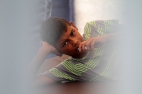 Domingo 16 de junio del 2019. Tuxtla Gutiérrez. Los migrantes asegurados en las últimas horas sufren el intenso calor del medio día en las instalaciones migratorias El Cupape del INM