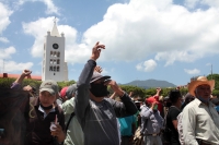Lunes 31 de agosto del 2020. Tuxtla Gutiérrez.  Indígenas de la periferia de San Cristóbal protestan por las invasiones y la violencia en el barrio de Cuxtitali, a medio día en la capital de Chiapas.