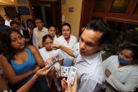 Martes 25 de octubre. Exigen pago de salario trabajadores del ISSSTE.