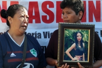 Viernes 7 de junio del 2019. Tuxtla Gutiérrez. Los familiares de la joven muerta en las cercanías de la base militar de Chicoasén se manifiestan esta mañana en las instalaciones de los tribunales federales