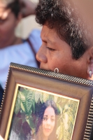 Viernes 7 de junio del 2019. Tuxtla Gutiérrez. Los familiares de la joven muerta en las cercanías de la base militar de Chicoasén se manifiestan esta mañana en las instalaciones de los tribunales federales
