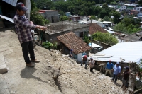 20210702. San Fernando. Familias afectadas por el derrumbe durante las lluvias de las últimas horas