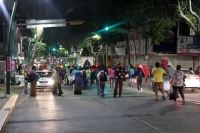 Martes 11 de julio del 2017. Tuxtla Gutiérrez. Esta madrugada el operativo inter institucional desaloja el cruce de la Avenida y Calle Central donde maestros de Secundarias técnicas se encontraban instalados.
