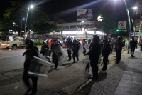 Martes 11 de julio del 2017. Tuxtla Gutiérrez. Esta madrugada el operativo inter institucional desaloja el cruce de la Avenida y Calle Central donde maestros de Secundarias técnicas se encontraban instalados.