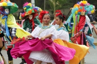 Martes 20 de noviembre del 2018. Tuxtla Gutiérrez. Los jóvenes y adultos mayores participan esta mañana en las actividades del desfile conmemorativo de la Revolución Mexicana, esta mañana en la Avenida Central de la capital del estado de Chiapas