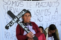 20240130. Tuxtla. Familias desplazadas del municipio de Santa Martha Chenalho protestan esta mañana en la capital del estado de Chiapas.