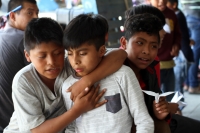 Martes 16 de octubre del 2018. Tuxtla Gutiérrez. Los desplazados indí­genas de Los Altos de Chiapas intentan sobrellevar la cotidianidad del plantón que mantienen en la entrada del edificio de la administración chiapaneca