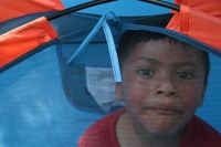 Viernes 24 de mayo del 2019. Chiapa de Corzo. Los niños desplazados del Ejido Puebla de Chenalho descansan este medio día al cumplirse un año más de los hechos violentos que les obligaron a salir de esta comunidad de Chiapas.