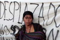 Viernes 18 de enero del 2019. Tuxtla Gutiérrez. Los desplazados indígenas esperan afuera del edificio de la administración chiapaneca