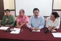 Martes 12 de julio. Una Comisión de diputados del Congreso de la Unión visita las comunidades de los altos de Chiapas donde conocen las condiciones de vida en los pueblos indígenas del estado.