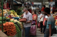 Domingo 19 de julio del 2020. Tuxtla Gutiérrez. Los locatarios del Mercado 5 de mayo esperan que se incremente la venta de los productos de la canasta básica este lunes cuando #Chiapas vuelva a ser marcado en Semáforo Naranja