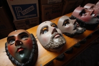 Lunes 16 de enero del 2012. Las mascaras de don Antonio.