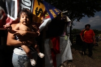 Martes primero de octubre del 2013. Tuxtla Gutiérrez. Unas 600 familias viven bajo la amenaza de ser desalojados de los predios invadidos en las cercanÃas del Fraccionamiento Vida Mejor ubicados en el lado oriente norte de la capital de Chiapas. Martes primero de octubre del 2013. Tuxtla Gutiérrez. Unas 600 familias viven bajo la amenaza de ser desalojados de los predios invadidos en las cercanÃas del Fraccionamiento Vida Mejor ubicados en el lado oriente norte de la capital de Chiapas.