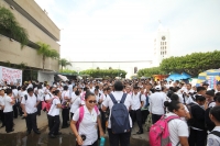 Jueves 31 de agosto del 2017. Tuxtla Gutiérrez. Estudiantes de enfermerí­a marchan esta mañana para exigir el pago de becas y recursos para estudiantes sumándose a las exigencias de los estudiantes normalistas y maestros.