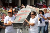 Martes 23 de mayo del 2017. Tuxtla Gutiérrez. Las enfermeras en huelga de hambre de Movimiento del Sector Salud marchan hacia el Congreso chiapaneco acompañados de organizaciones sociales y de estudiantes