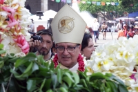 Jueves 25 de abril del 2019. Tuxtla Gutiérrez. Las ofrendas de Flor de Mayo son elaboradas por las hábiles manos de la comunidad tuxtleca durante las fiestas patronales de San Marcos.