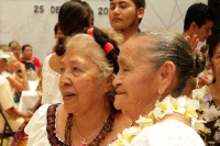 Jueves 25 de abril del 2019. Tuxtla Gutiérrez. Las ofrendas de Flor de Mayo son elaboradas por las hábiles manos de la comunidad tuxtleca durante las fiestas patronales de San Marcos.