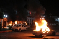 Lunes 7 de agosto del 2017. Chiapa de Corzo. Un autobús y un vehículo particular son incendiados al término de la jornada de violencia donde se enfrentaran manifestantes y las corporaciones policiacas durante la visita de EPN.