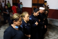 Martes 8 de agosto del 2017. Chiapa de Corzo. Los siete policías retenidos durante los enfrentamientos entre manifestantes y las corporaciones policiacas durante la llegada de EPN son liberados durante las primeros minutos de esta madrugada.