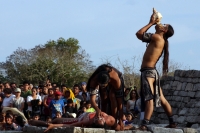 Lunes 19 de marzo del 2012. Representación maya recibe el equinoccio en Tenam Puente.