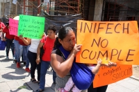 Martes 4 de septiembre del 2018. Tuxtla Gutiérrez. Familias de alumnos del CAM 34 de Chiapa de Corzo protestan en las afueras del Congreso de Chiapas