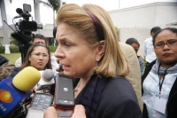 Arely Gómez González, titular de la FEPADE es entrevistada por los medios de comunicación en la ciudad de Tuxtla Gutiérrez, Chiapas.