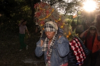 Lunes 21 de diciembre del 2015. Chiapa de Corzo. Los cientos de Floreros llegan esta madrugada a las cercanÃas de la comunidad de la ribera del Grijalva sucios y cansados después de permanecer durante 8 dÃas en las montañas de Los altos de Chiapas donde r Lunes 21 de diciembre del 2015. Chiapa de Corzo. Los cientos de Floreros llegan esta madrugada a las cercanÃas de la comunidad de la ribera del Grijalva sucios y cansados después de permanecer durante 8 dÃas en las montañas de Los altos de Chiapas donde r