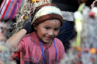 Miércoles 21 de diciembre del 2016. Chiapa de Corzo. La Topada de la Flor. Los jóvenes floreros llegan a Chiapa de Corzo después de caminar por cientos de kilómetros hacia las comunidades de Los Altos de Chiapas y de recolectar manojos o amarres del tubér