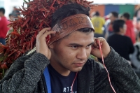 Martes 18 de diciembre del 2018. Zinacantan. Los tuberculos de la flor de Niluyarilo es recoelctada por jóvenes provenientes de la comunidad de Chiapa de Corzo en las comunidades de Los altos de Chiapas recorriendo varios kilómetros a pie. La planta que