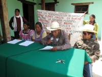 Miércoles 11 de mayo. San Cristóbal de las Casas. Campesinos de la organización  “Asamblea Ricardo Flores Magón”, que desde diciembre de 2009 invadieron un predio de 234 hectáreas del rancho San José la Granada, en el municipio de Amatenango del Valle, ma