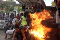 Viernes 5 de diciembre del 2014. Tuxtla Gutiérrez. Uno de los campesinos en huelga de hambre que exigen la liberación de del líder de la organización Frente Popular Ricardo Flores Magón Florentino Gómez Girón preso en Chiapas se inmola esta tarde frente a