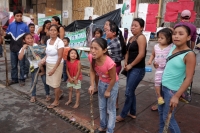 Viernes 5 de diciembre del 2014. Tuxtla Gutiérrez. Uno de los campesinos en huelga de hambre que exigen la liberación de Florentino Gómez Girón preso en Chiapas se inmola esta tarde frente a las instalaciones del congreso local. Viernes 5 de diciembre del 2014. Tuxtla Gutiérrez. Uno de los campesinos en huelga de hambre que exigen la liberación de Florentino Gómez Girón preso en Chiapas se inmola esta tarde frente a las instalaciones del congreso local.