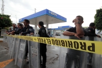 Miércoles 13 de junio del 2018. Tuxtla Gutiérrez. El movimiento magisterial y las organizaciones sumadas al paro nacional realizan la toma de algunas gasolineras en la capital del estado de Chiapas.