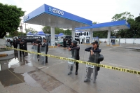 Miércoles 13 de junio del 2018. Tuxtla Gutiérrez. El movimiento magisterial y las organizaciones sumadas al paro nacional realizan la toma de algunas gasolineras en la capital del estado de Chiapas.