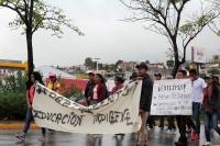 Miércoles 13 de junio del 2018. Tuxtla Gutiérrez. El movimiento magisterial y las organizaciones sumadas al paro nacional realizan la toma de algunas gasolineras en la capital del estado de Chiapas.