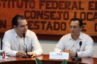 Miércoles 21 de marzo del 2012. La formula Gleason-Siman entregan la solicitud de registro ante el IFE.