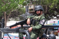 Lunes 22 de julio del 2019. Tuxtla Gutiérrez. Elementos de la Guardia Nacional patrullan sobre la Avenida Central este medio día.