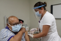 20210218. Tuxtla G. Inicia la segunda jornada de vacunación  #covid para trabajdores de salud en Chiapas