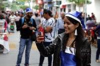 Domingo 16 de diciembre del 2018. Tuxtla Gutiérrez. Los motivos navideños inundan los mercados culturales dominicales en la capital del estado de Chiapas.