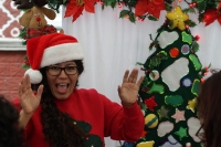 Domingo 16 de diciembre del 2018. Tuxtla Gutiérrez. Los motivos navideños inundan los mercados culturales dominicales en la capital del estado de Chiapas.