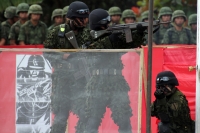Miércoles 28 de diciembre. Nuevos elementos castrenses. Chicoasen, Chiapas. Elementos del Ejercito Mexicano terminan esta mañana la primera fase del Adiestramiento de Combate Individual de la VII Región Militar graduándose 201 elementos  que conforman el 
