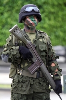 Miércoles 28 de diciembre. Nuevos elementos castrenses. Chicoasen, Chiapas. Elementos del Ejercito Mexicano terminan esta mañana la primera fase del Adiestramiento de Combate Individual de la VII Región Militar graduándose 201 elementos  que conforman el 